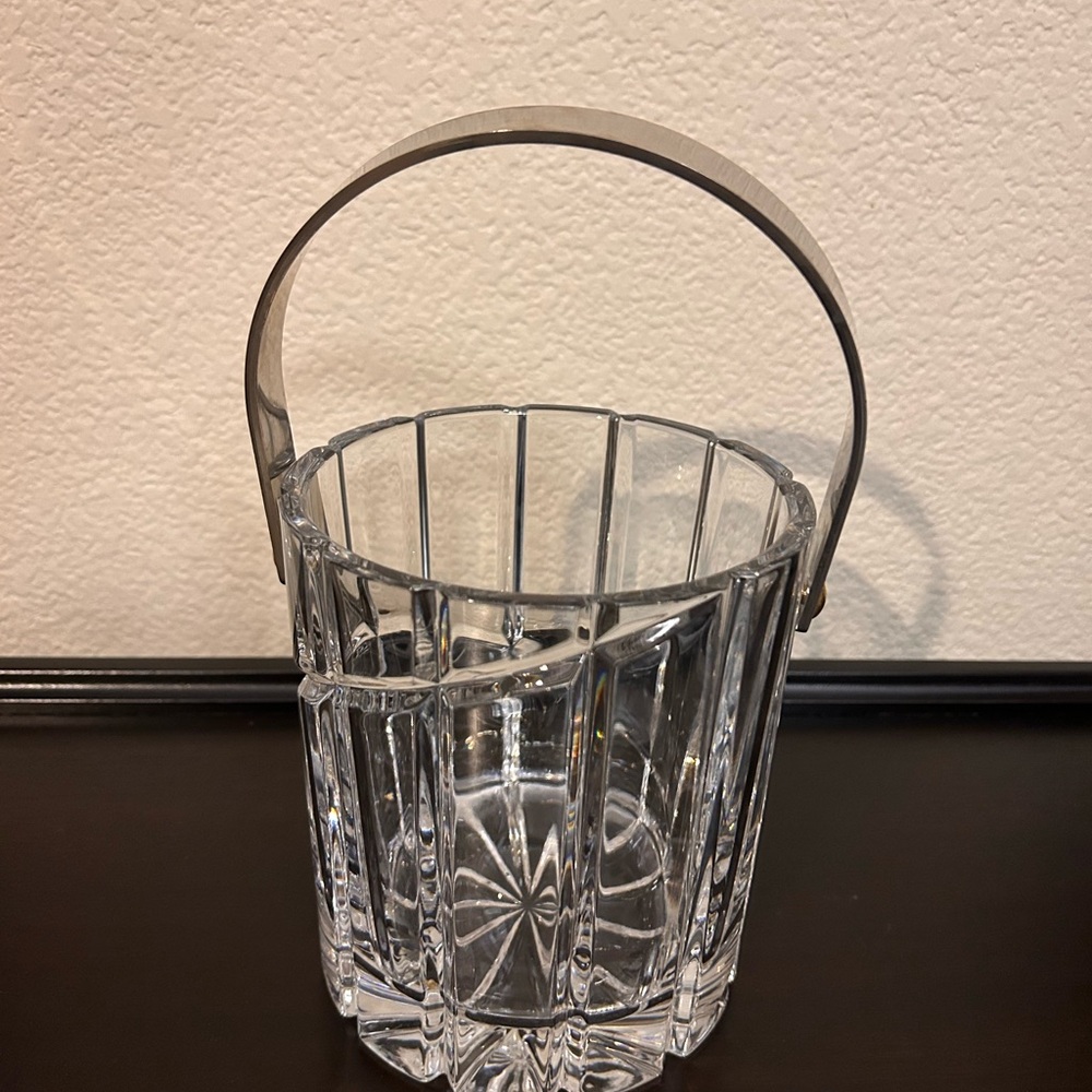 Mikasa Uptown Crystal Ice Bucket w/ Mental Handle Vintage Cut Glass Barware - Picture 2 of 11
